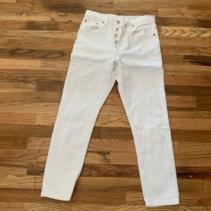 501 Levi’s skinny short white jeans